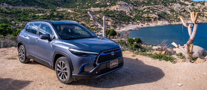 Toyota Việt Nam giới thiệu Corolla Cross phiên bản nâng cấp 2023, bổ sung màu ngoại thất mới cho mẫu xe Raize và tiếp tục tặng gói Gia hạn bảo hành cho một số mẫu xe