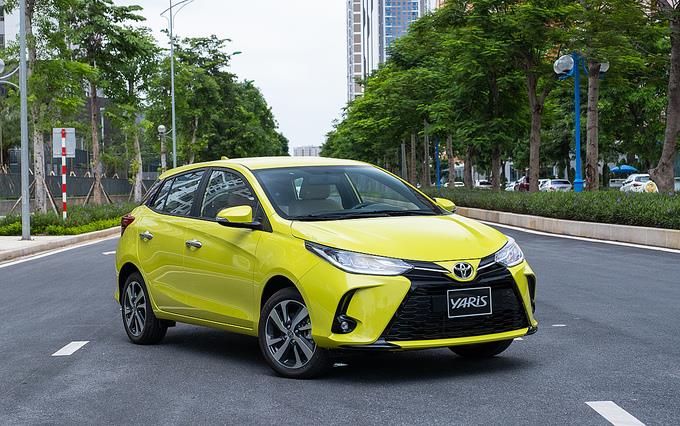 Toyota Yaris 2020 phong cách Camry giá 668 triệu đồng