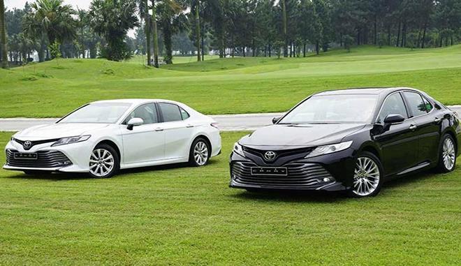 Giá xe Toyora Camry lăn bánh mới nhất tháng 11/2020