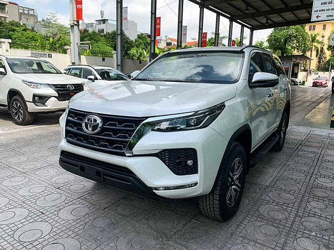 Giá lăn bánh các phiên bản xe Toyota Fortuner mới tại thị trường Việt Nam